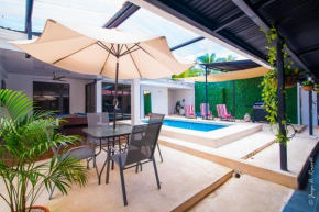 Casa Plata - 10 bed, 5 bdrm - One Block from Clubs
